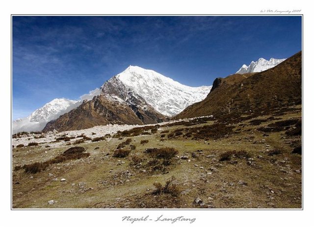 Langtang Lirung (7 245 m n. m.), nejvyšší hora Langtangu - Nepál