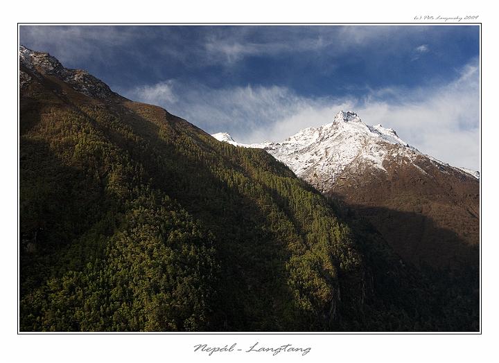 Bezejmený vrchol nad vesnicí Langtang