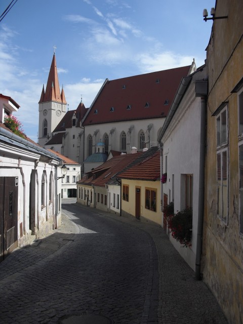 Jedna z romantických uliček města.