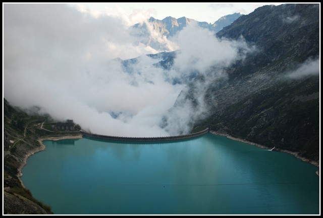 Přehrada pod rifugiem Pontese