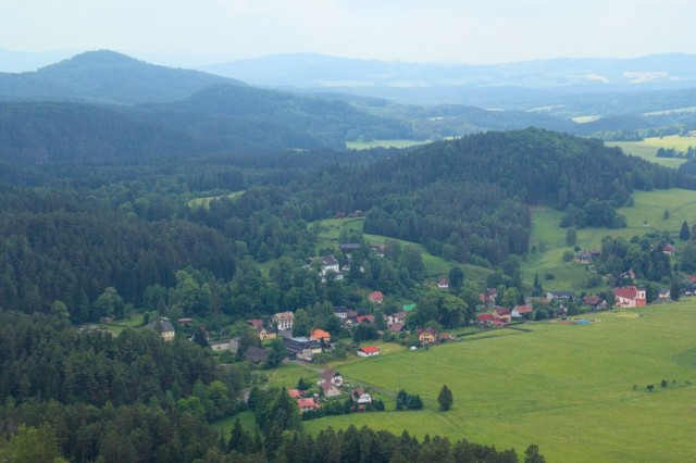 Výhled na Jetřichovice z Mariiny skály - české Švýcarsko