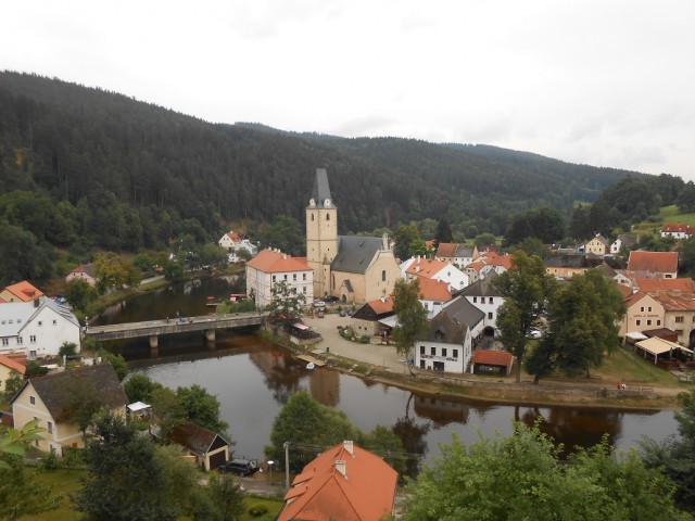 Pohled z hradeb hradu Rožmberk