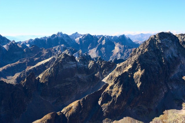 Výhled z vrcholu Lomnický štít - Vysoké Tatry