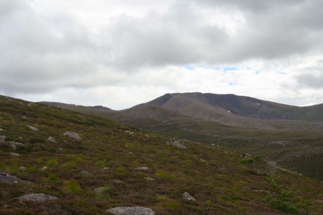 Lyžařský areál Cairn Gorn v létě - Glenmore Forest Park, Skotsko