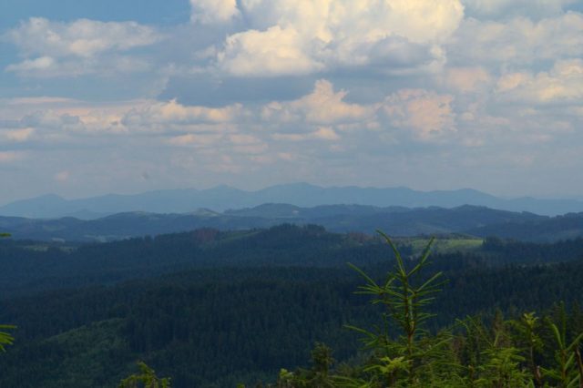 Výhledy cestou z Hluchanky na Bobek - Moravskoslezské Beskydy