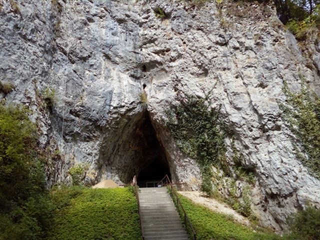 Vchod do Kateřinské jeskyně